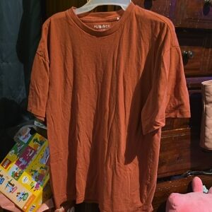 !!. Young Men's  M Short Sleeve Tee in Rust